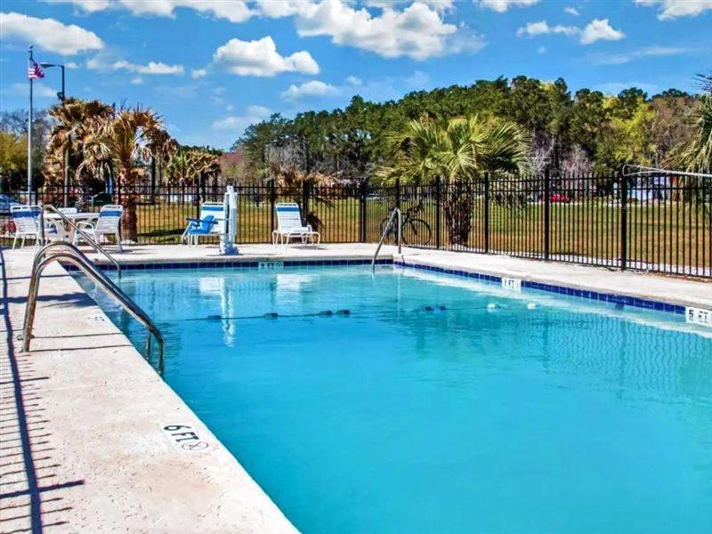 Days Inn By Wyndham Savannah Gateway I-95 Georgetown Exterior foto